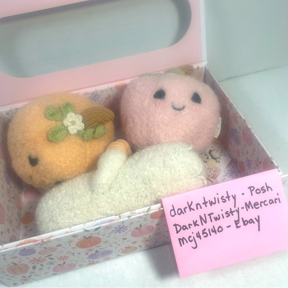 3 PIECE BNWT 2025 CUDDLE + KIND 1 BOUCLE GHOST W PUMPKIN AND 2 BOUCLE PUMPKINS - Picture 9 of 12